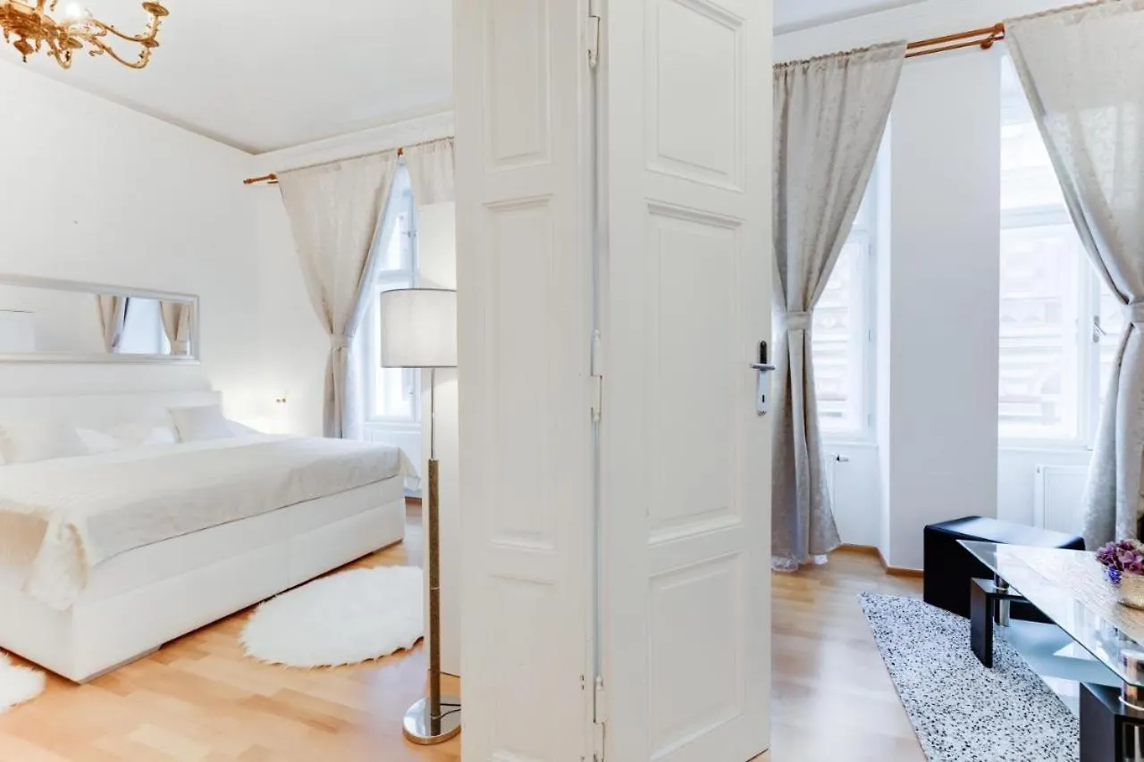 Wenceslas Square Royal Apartments Praga