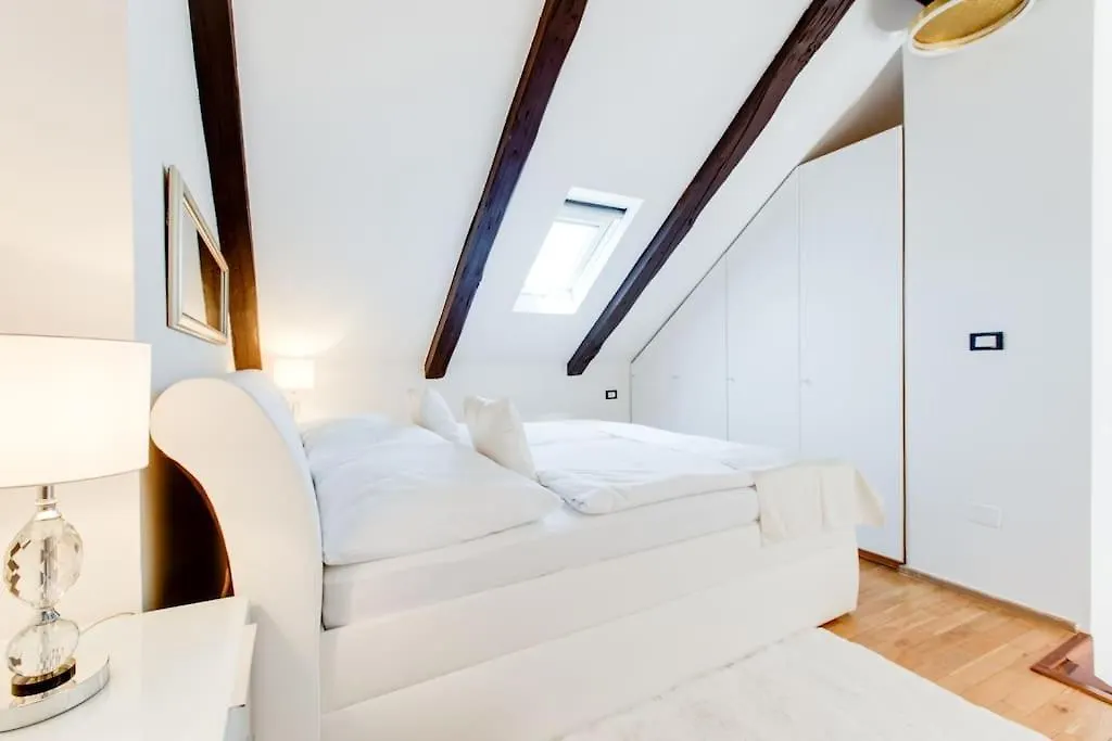 Wenceslas Square Royal Apartments Praga